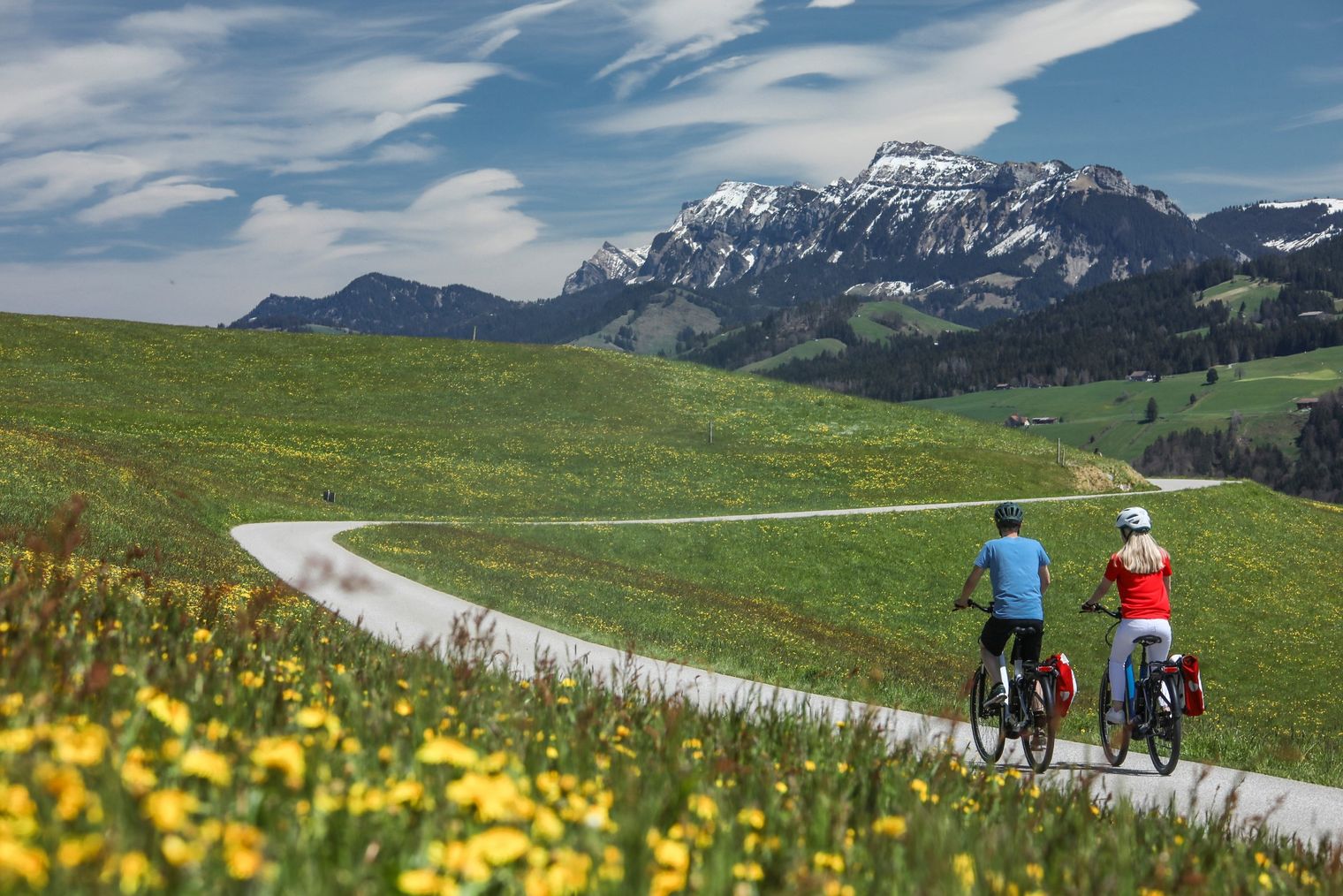 E-Bike Fahrende auf der Herzschlaufe Napf, Etappe Langnau-Entlebuch